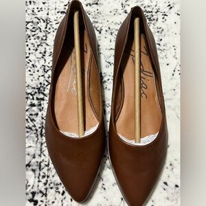 NEW Zodiac Hill Flats - Cognac 9.5